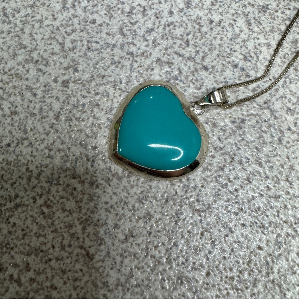 Teal color heart‎ shaped pendant necklace